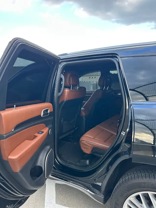 LUX LUXURY RENTAL Picture 5