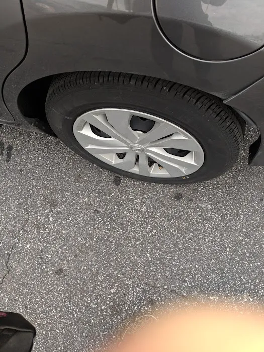 Hertz Car Rental - Smyrna - S Cobb Drive Se Picture 5