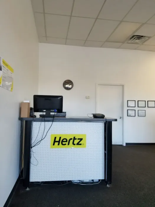 Hertz Car Rental - Smyrna - S Cobb Drive Se Picture 8