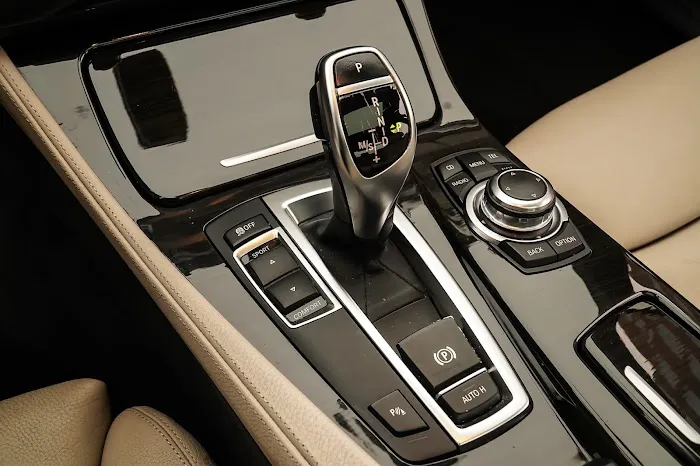 AIR AUTOS Car Rental Picture 2