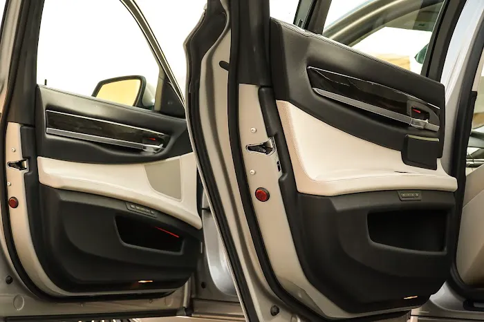 AIR AUTOS Car Rental Picture 4