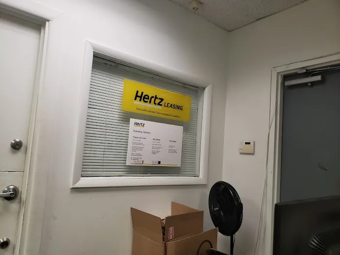 Hertz Car Rental - Chamblee - Airport Road Picture 7