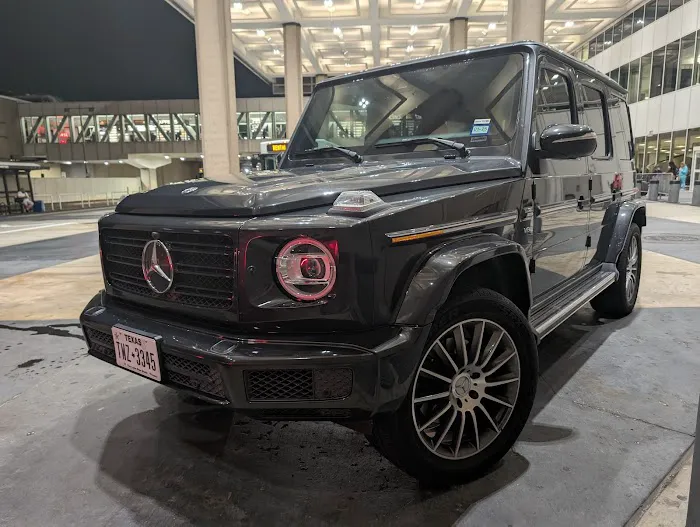 Opulant Car Rentals Picture 4