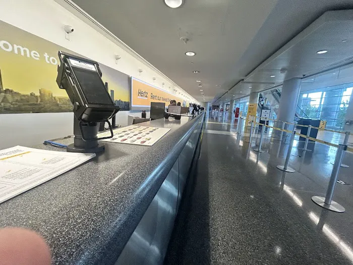 Hertz Car Rental - Atlanta - Hartsfield-jackson Atlanta International Airport (ATL) Picture 1