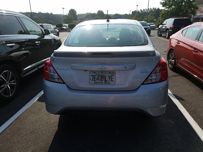 Avis Car Rental Picture 1