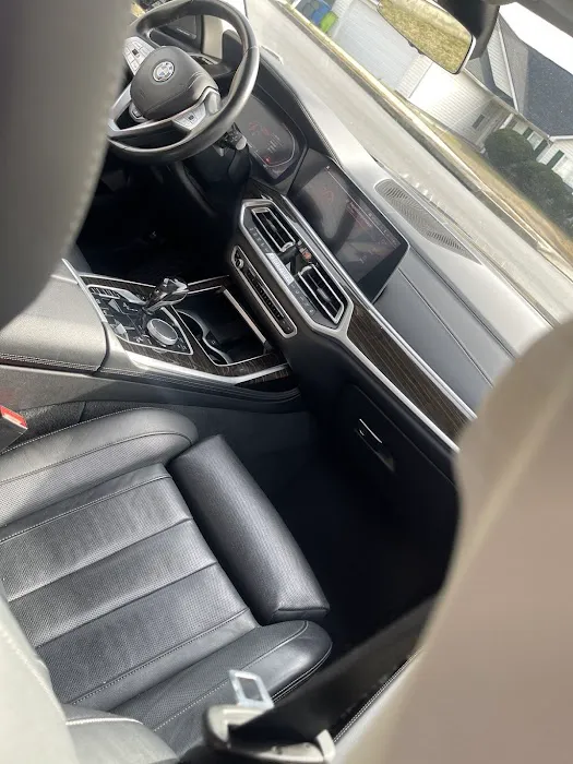 615 Auto Rental Picture 1