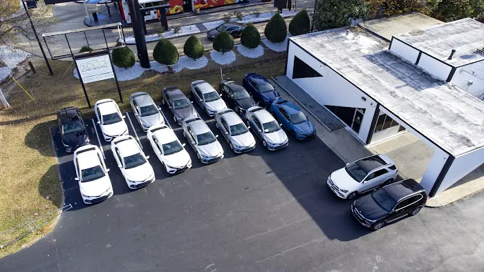LOCO CAR RENTAL Picture 3