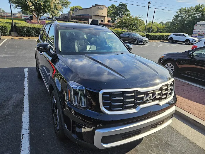 Avis Car Rental Picture 1