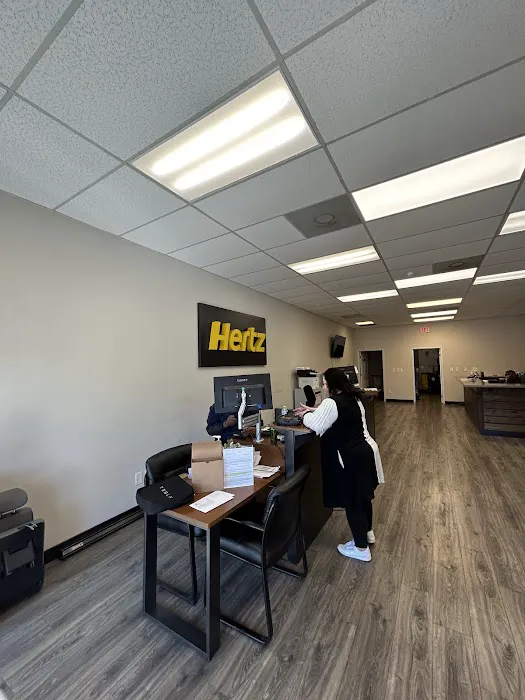 Hertz Car Rental - Roswell - Holcomb Bridge Road Picture 5