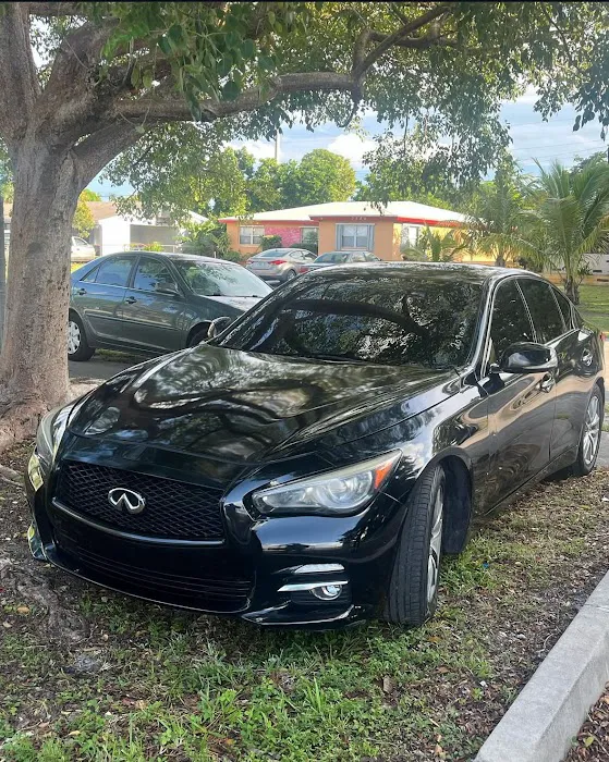 car rental Picture 6