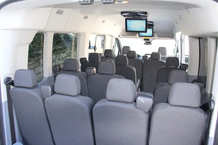 LAS VEGAS VAN RENTALS Picture 2