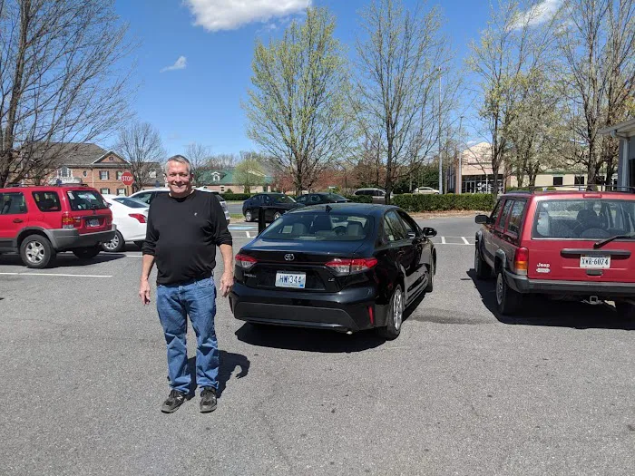 Hertz Car Rental - Winchester - West Jubal Early Drive Picture 10