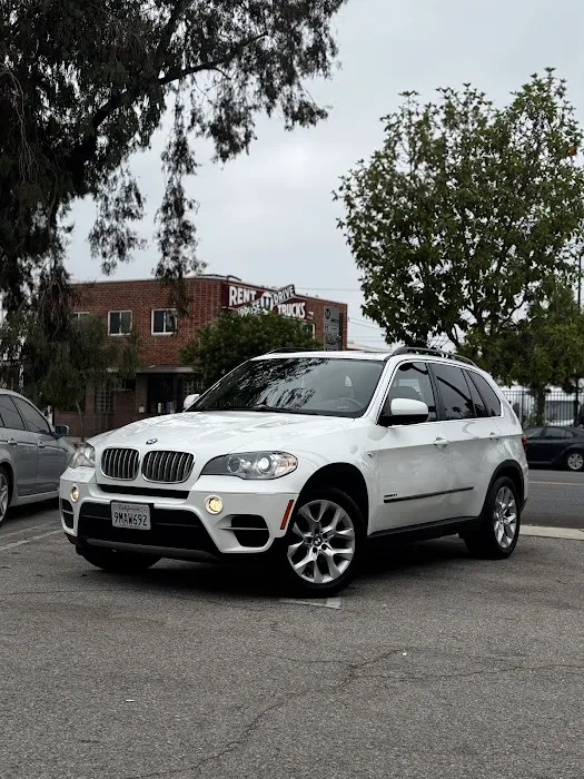 Mobi | Car Rental Marketplace - Los Angeles Picture 4