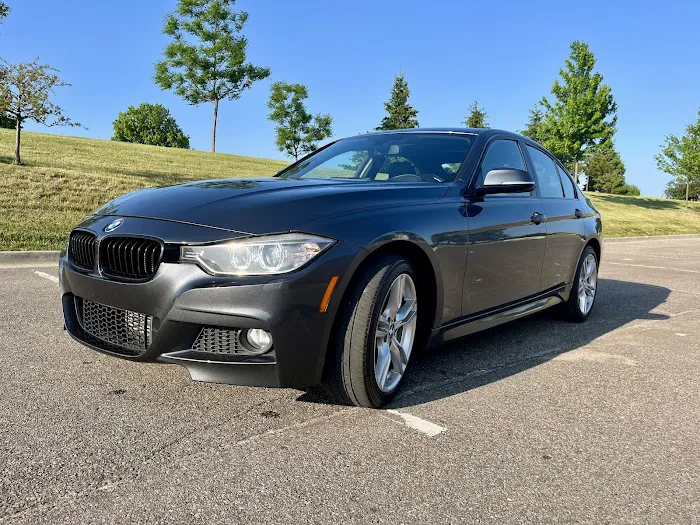 MOLO CAR RENTAL ROCHESTER Picture 2