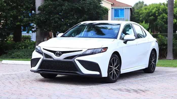 Fleetly Rental Car Picture 1