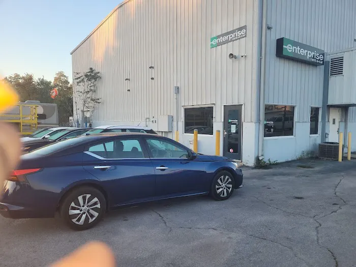 Enterprise Rent-A-Car Picture 9
