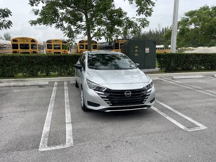 Statusflamingo rent a car Corp Picture 5