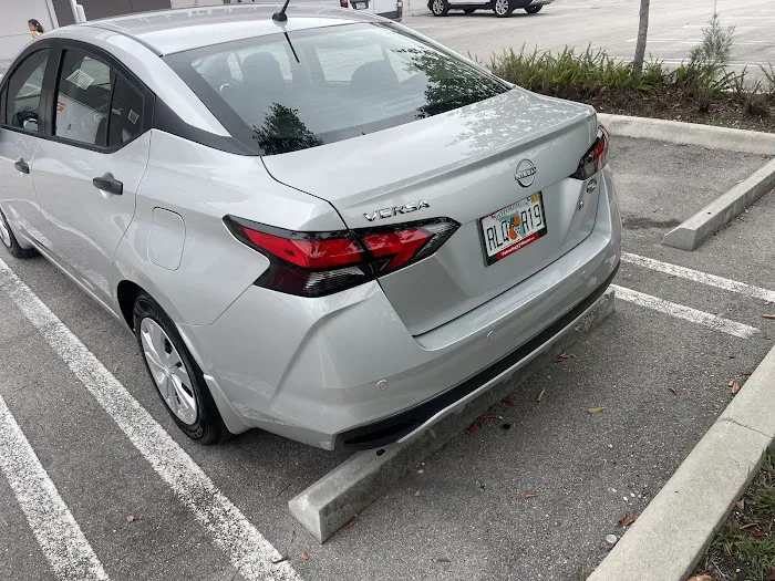 Statusflamingo rent a car Corp Picture 7