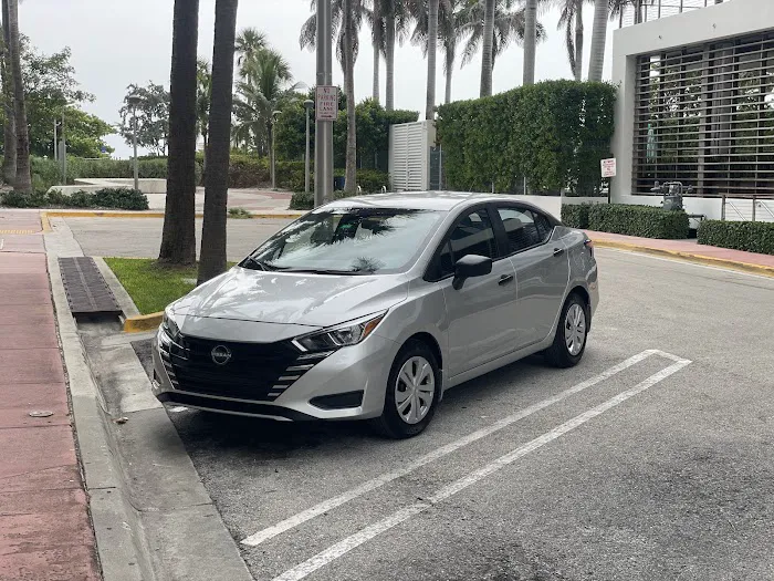 Statusflamingo rent a car Corp Picture 8