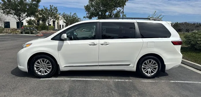 Vacation Vehicle Rentals Picture 9