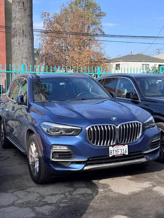 Sisters Cars Rentals Picture 1