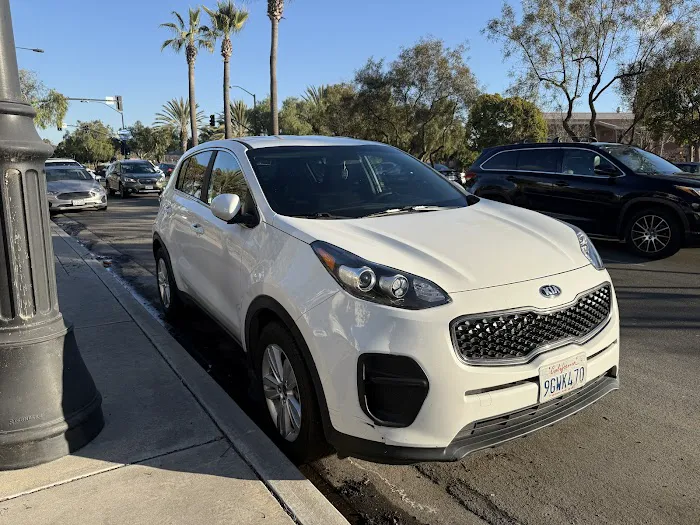 Sisters Cars Rentals Picture 6
