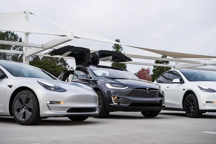 Pacific Ride Tesla Rentals Picture 1