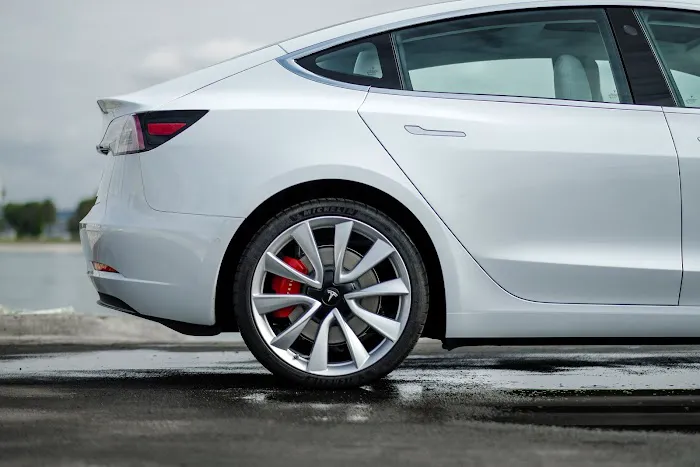 Pacific Ride Tesla Rentals Picture 10