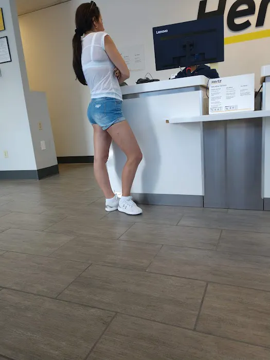 Hertz Car Rental - San Diego - Pacific Beach Picture 7