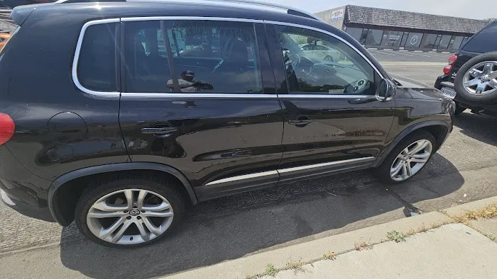 CMW Car Rentals Picture 3