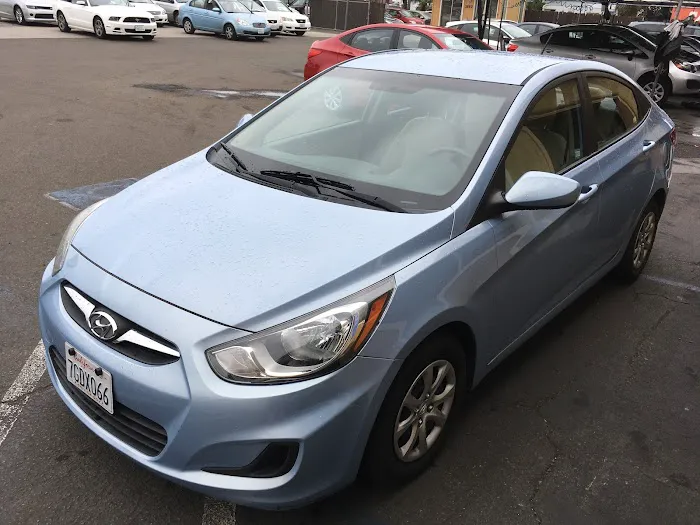 Dirt Cheap Car Rental Picture 4