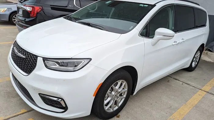 Avis Car Rental Picture 1