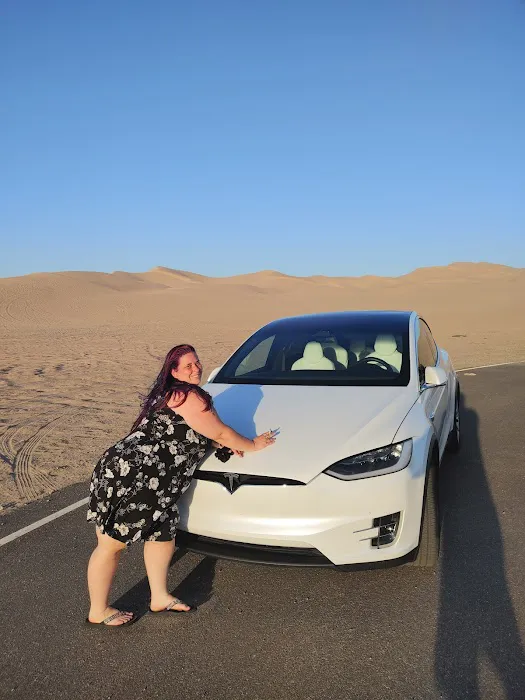 FrunkYea Tesla Rentals Picture 1