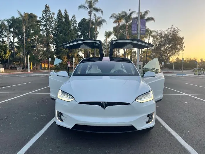 FrunkYea Tesla Rentals Picture 7