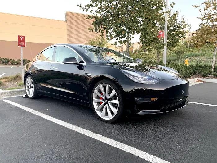 FrunkYea Tesla Rentals Picture 5