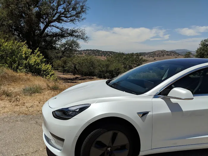 FrunkYea Tesla Rentals Picture 8
