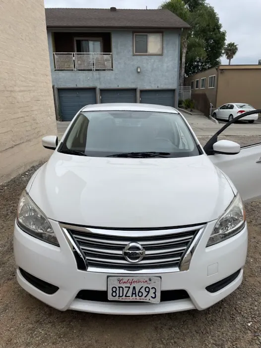 Easy Rent A Car Picture 10