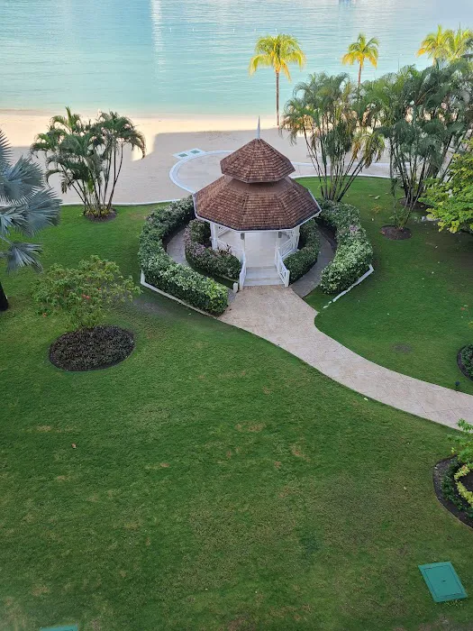 Diplomat Travel Picture 6