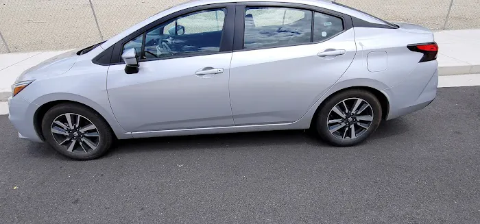 Avis Car Rental Picture 4