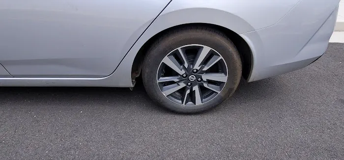 Avis Car Rental Picture 3