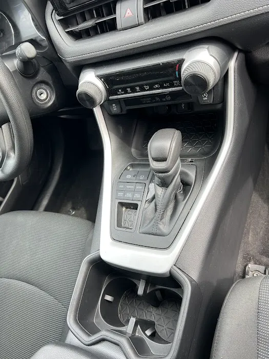 Avis Car Rental Picture 3