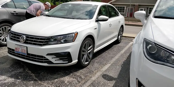 Avis Car Rental Picture 2