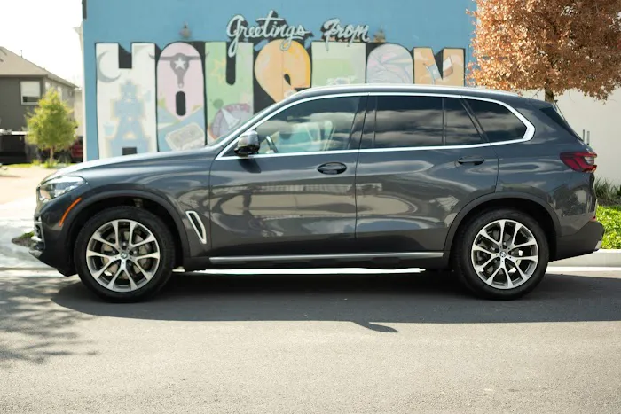 Le'xotic Car Rental Picture 10