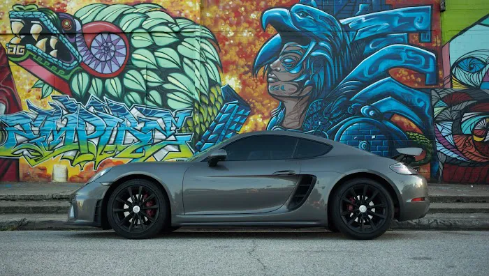 Le'xotic Car Rental Picture 1