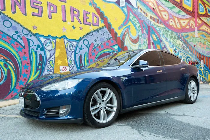 Le'xotic Car Rental Picture 8