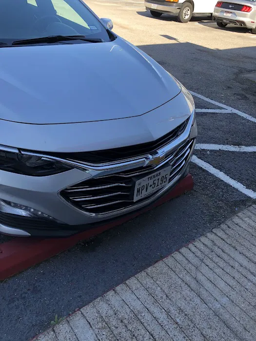 Avis Car Rental Picture 1
