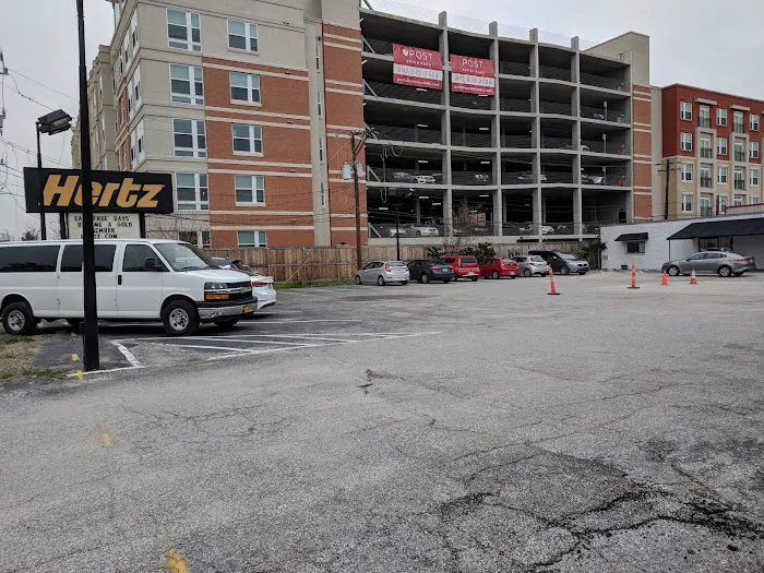 Hertz Car Rental - Houston - West Loop South Picture 3