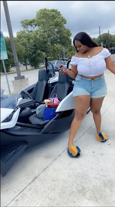 Houston Downtown Slingshot Rental Picture 9