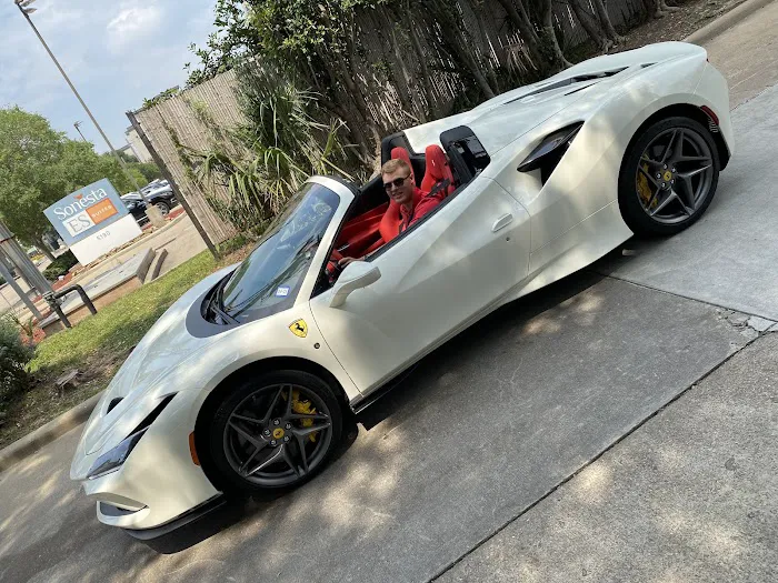Houston Luxury Car Rental Picture 2