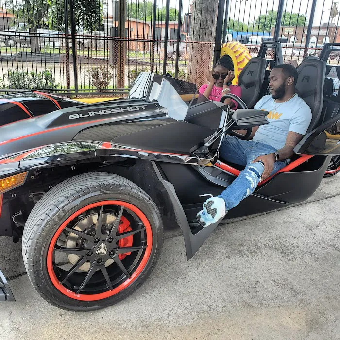 Galleria Slingshot Rentals Picture 3